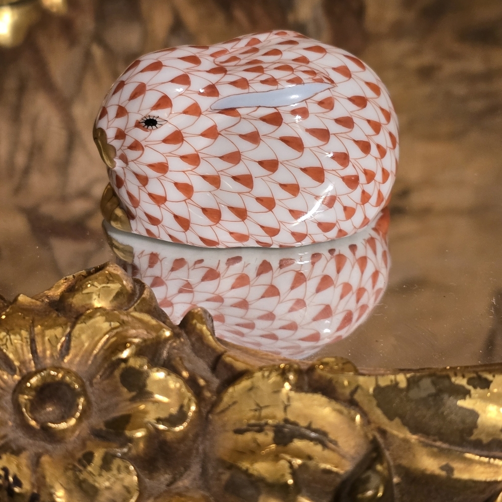 herend sitting fishnet bunny 15339 RUST RED w/gold accents STORE DISPLAY 2.25" - Picture 3 of 6